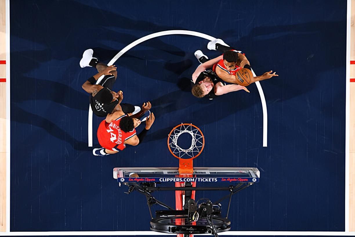 世界杯在线观看软件-垃圾时间连续拿下8分，锋线新星会有机会继续留在快船吗？